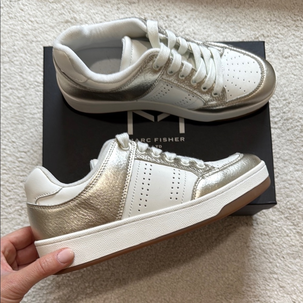 Marc Fisher Flynnt sneakers NEW